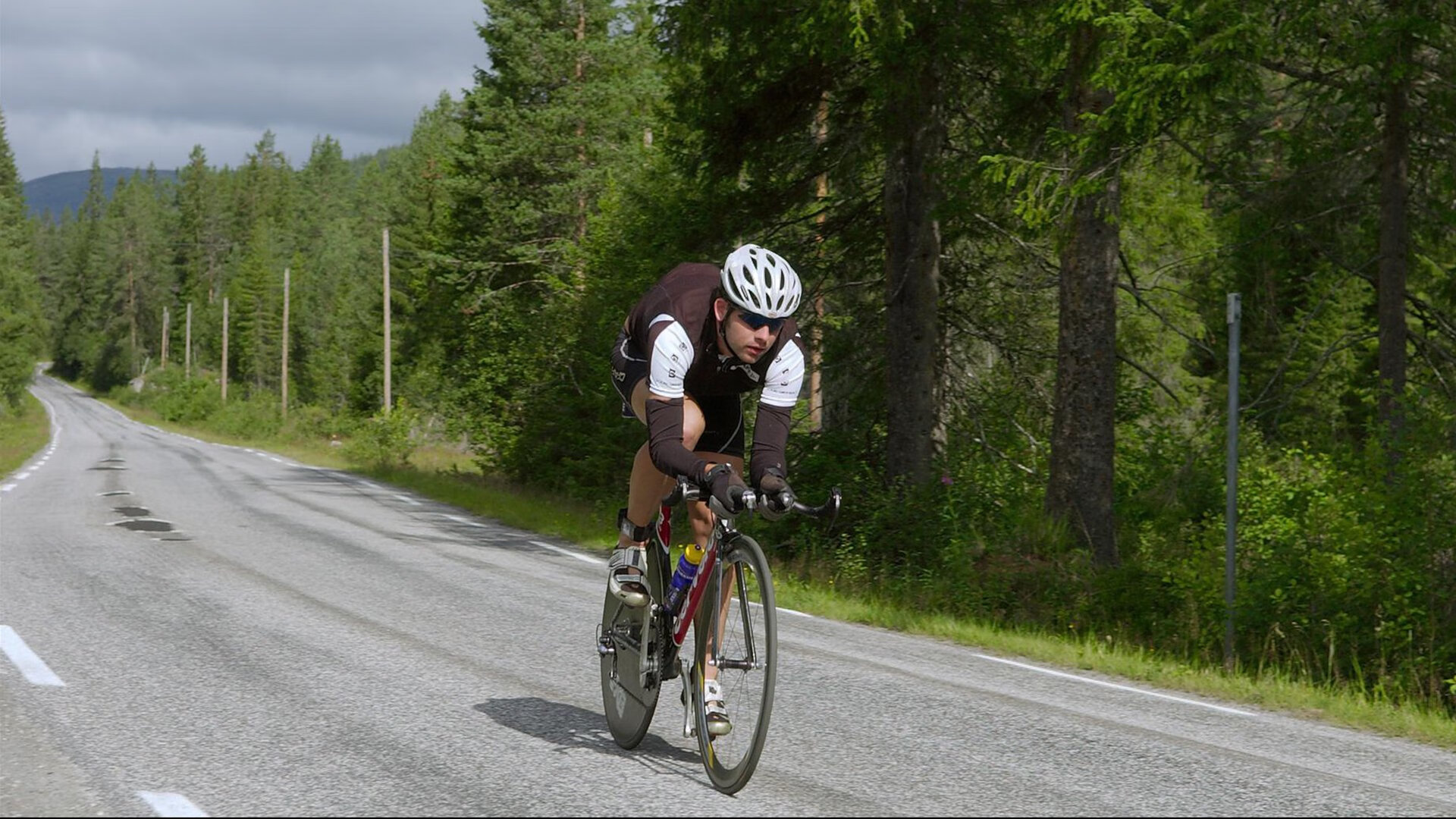 新秀王炸！灰熊屠上海，班凯罗用30+15告诉世界，巨星不需要资历