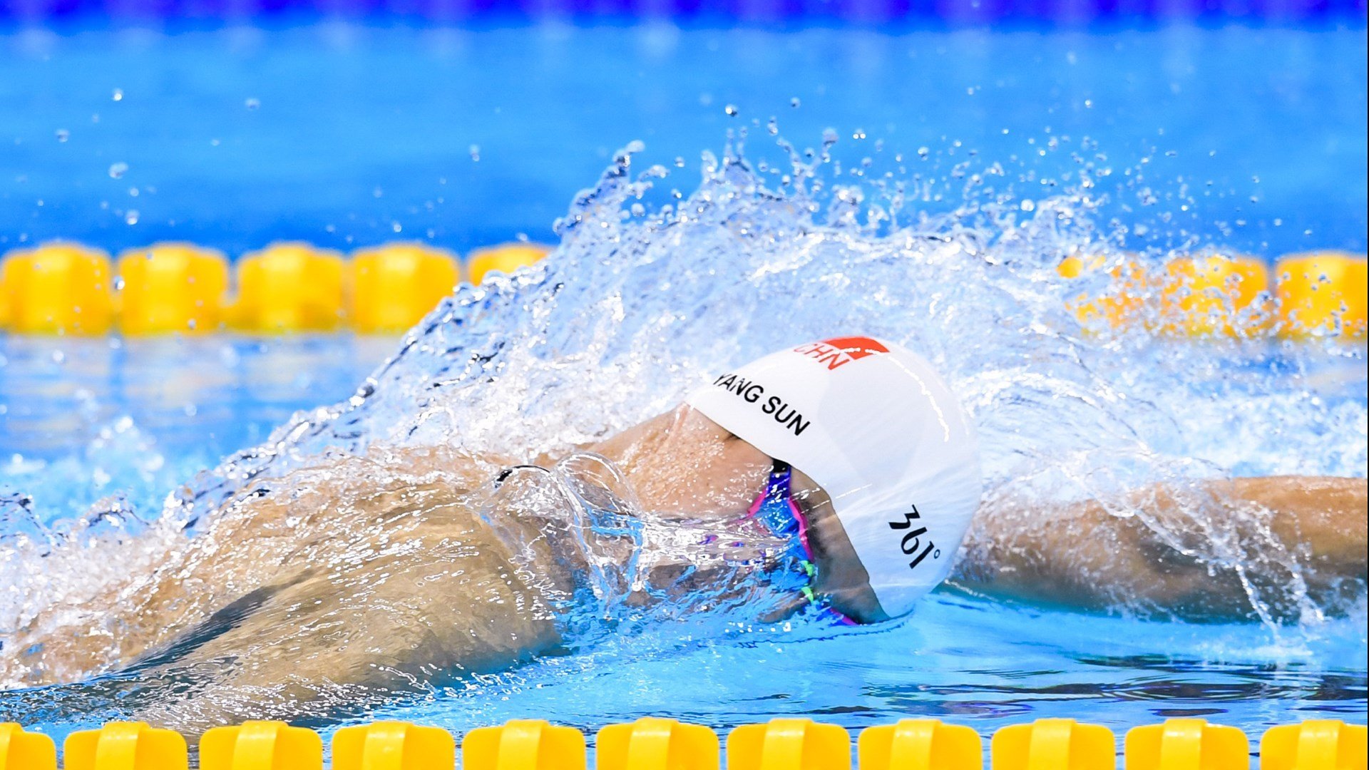 广东队篮下惊心动魄收割胜利，布伦森关键先生以一敌二！